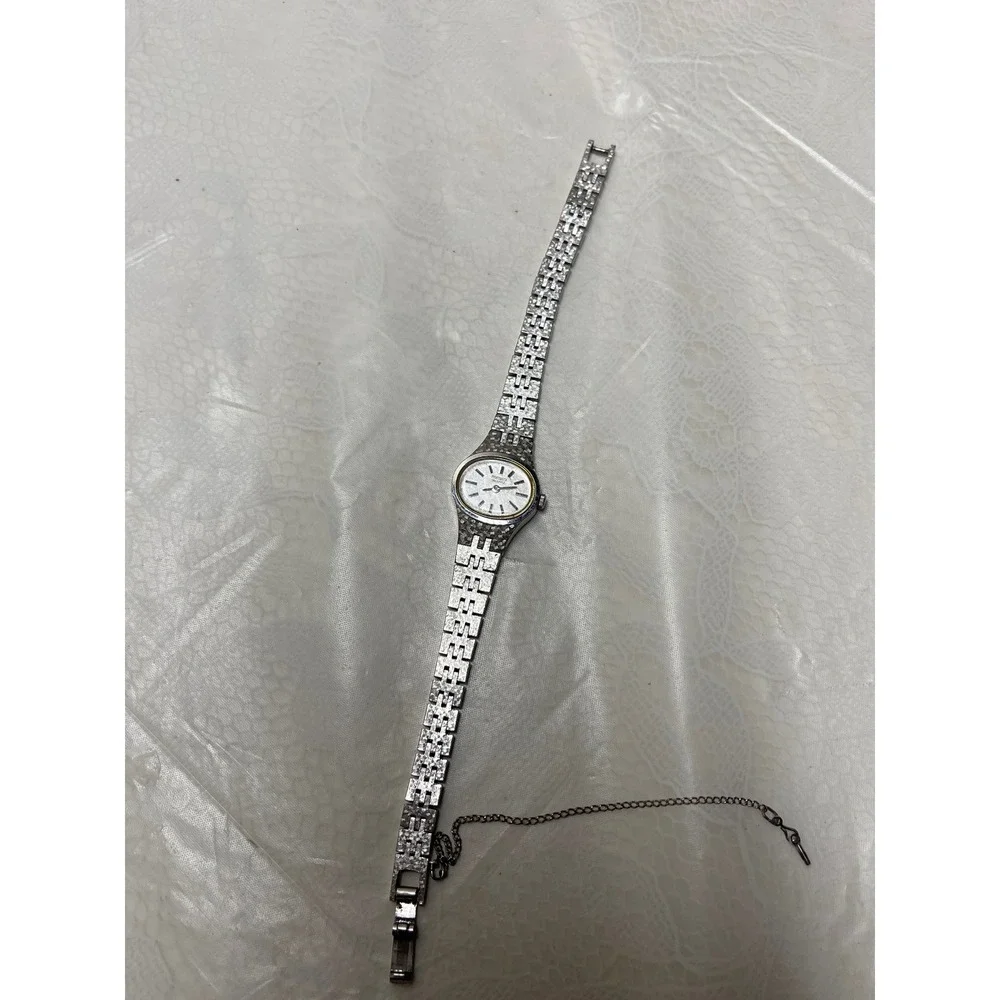 Vintage Seiko Quartz Womens Watch Silver Tone Textured Bracelet Untested - Picture 1 of 5